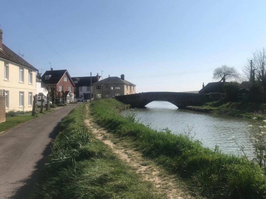 Delightful Cottage On The River Adur Close To Brighton & The Downs No Dogs Sorry Upper Beeding Exterior foto