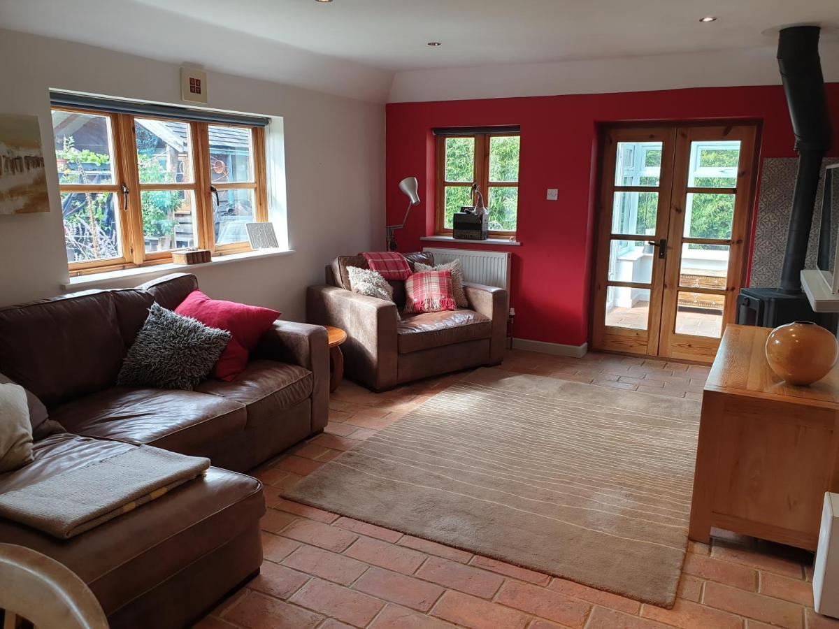 Delightful Cottage On The River Adur Close To Brighton & The Downs No Dogs Sorry Upper Beeding Exterior foto